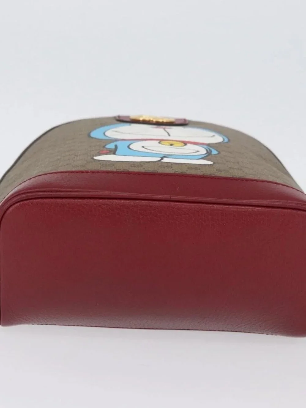 Gucci brand	gucci color	beige